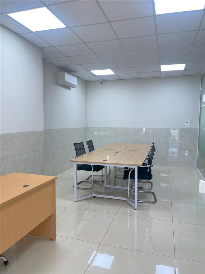 Cho thuê văn phòng 55m², full nội thất giá chỉ 10 triệu/tháng tại vạn phúc city