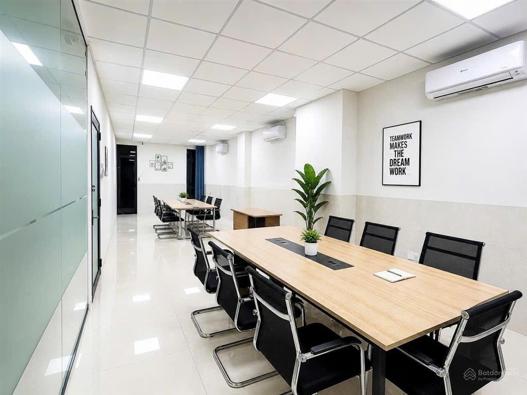 Cho thuê văn phòng 55m², full nội thất giá chỉ 10 triệu/tháng tại vạn phúc city