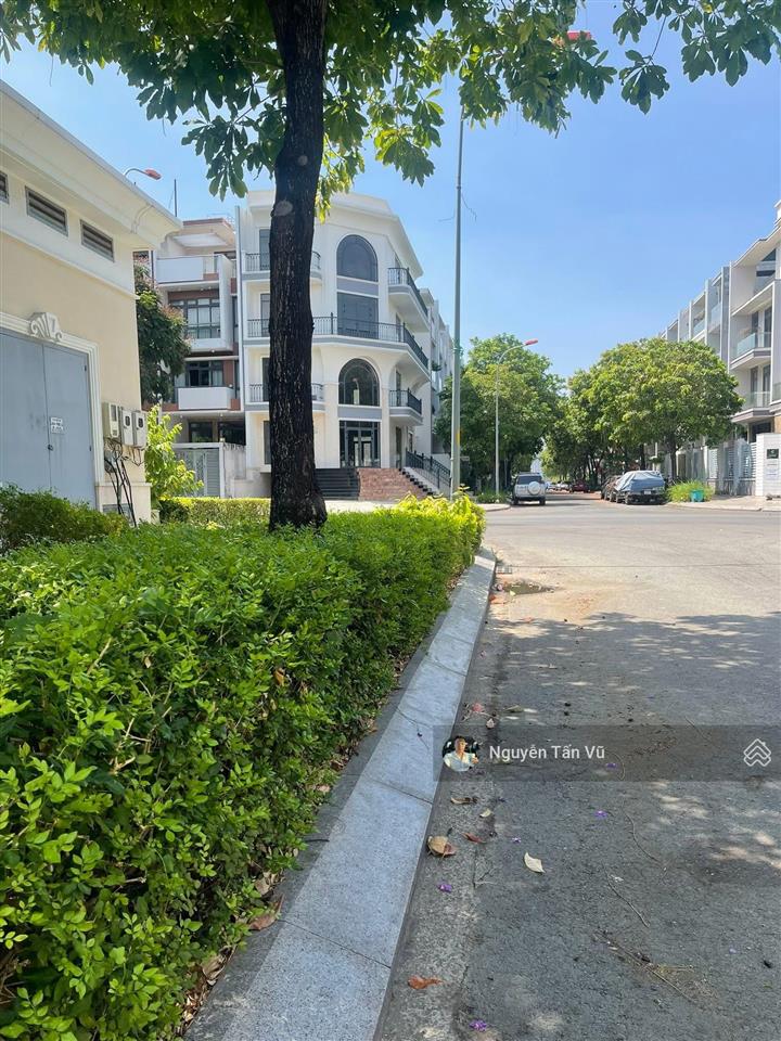 Cho thuê nhà nguyên căn 5x22m, hầm 4 tầng không thang máy giá chỉ 30tr/tháng tại vạn phúc city