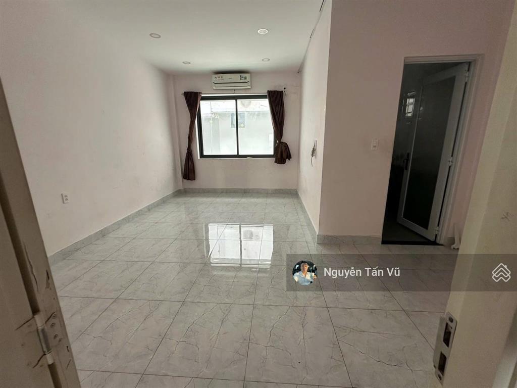 Cho thuê nhà nguyên căn 5x22m, hầm 4 tầng không thang máy giá chỉ 30tr/tháng tại vạn phúc city