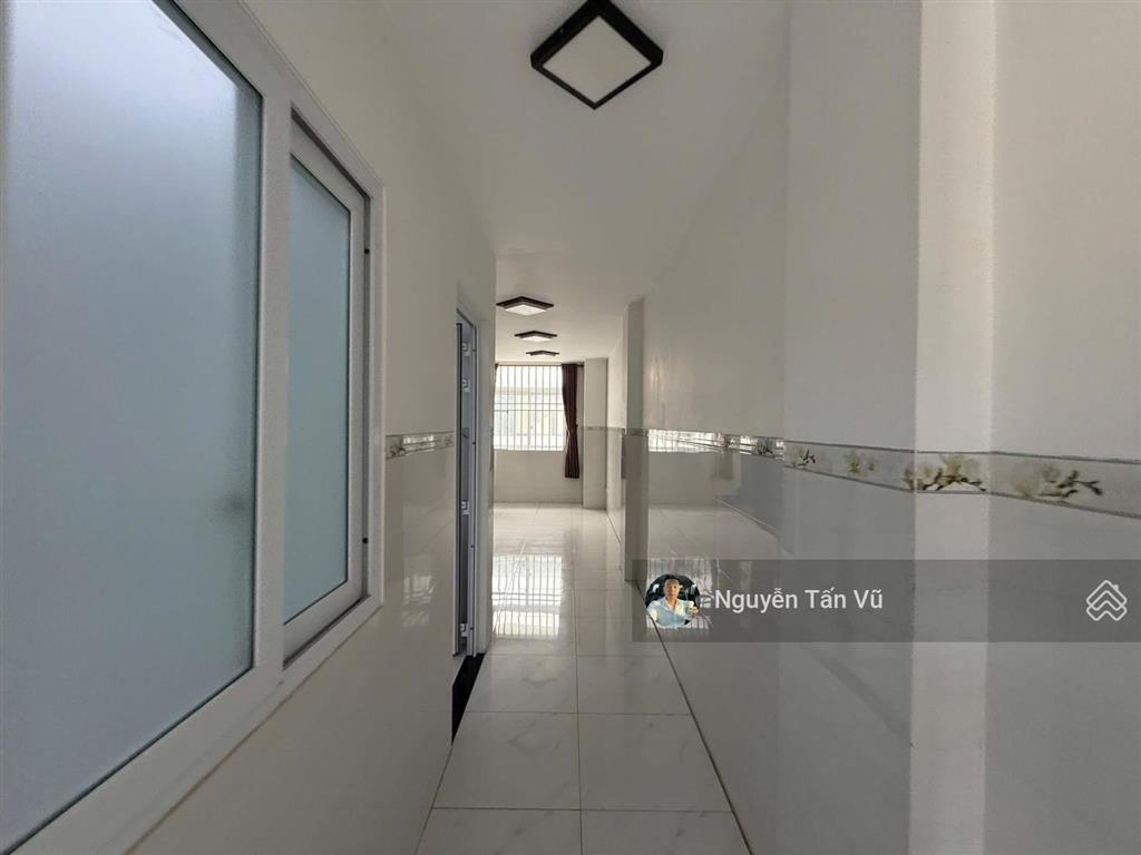 Cho thuê nhà nguyên căn 5x22m, hầm 4 tầng không thang máy giá chỉ 30tr/tháng tại vạn phúc city