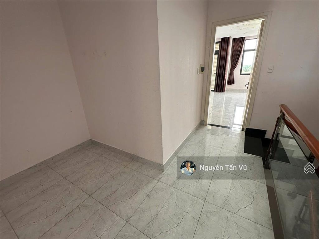 Cho thuê nhà nguyên căn 5x22m, hầm 4 tầng không thang máy giá chỉ 30tr/tháng tại vạn phúc city