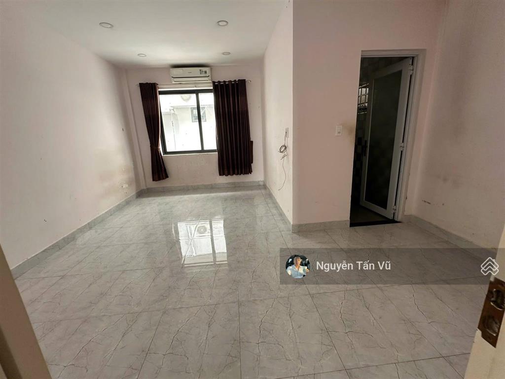 Cho thuê nhà nguyên căn 5x22m, hầm 4 tầng không thang máy giá chỉ 30tr/tháng tại vạn phúc city