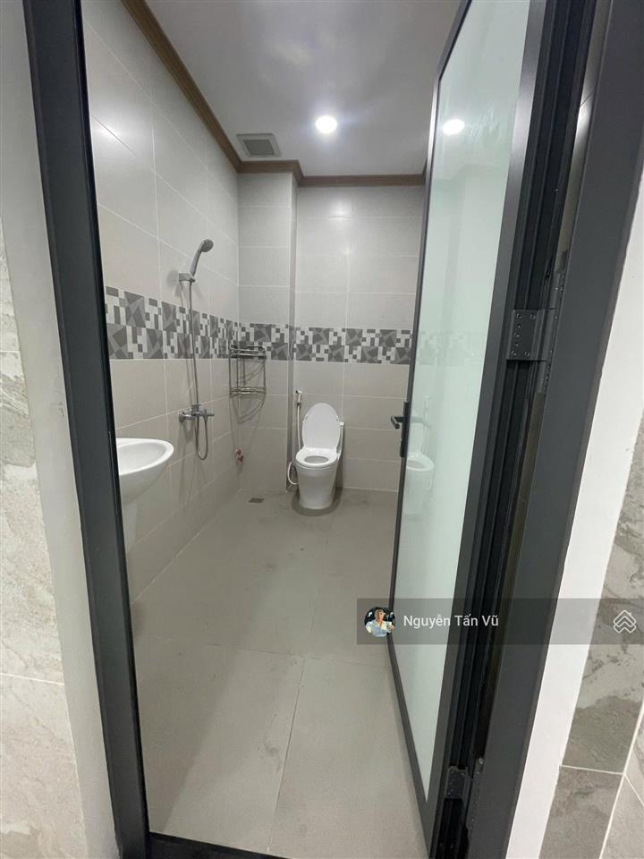 Cho thuê văn phòng 40m2 có ban công, vạn phúc city giá chỉ 7,5 triệu/tháng