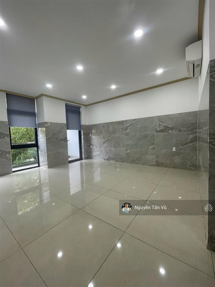 Cho thuê văn phòng 40m2 có ban công, vạn phúc city giá chỉ 7,5 triệu/tháng