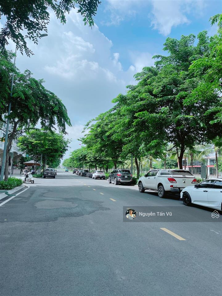 Cho thuê tòa nhà, căn góc 2 mặt tiền 1200m2 giá 150 triệu/tháng tại vạn phúc city
