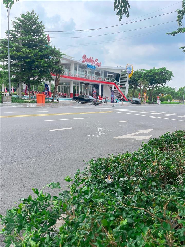 Cho thuê tòa nhà, căn góc 2 mặt tiền 1200m2 giá 150 triệu/tháng tại vạn phúc city