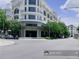 Cho thuê tòa nhà, căn góc 2 mặt tiền 1200m2 giá 150 triệu/tháng tại vạn phúc city