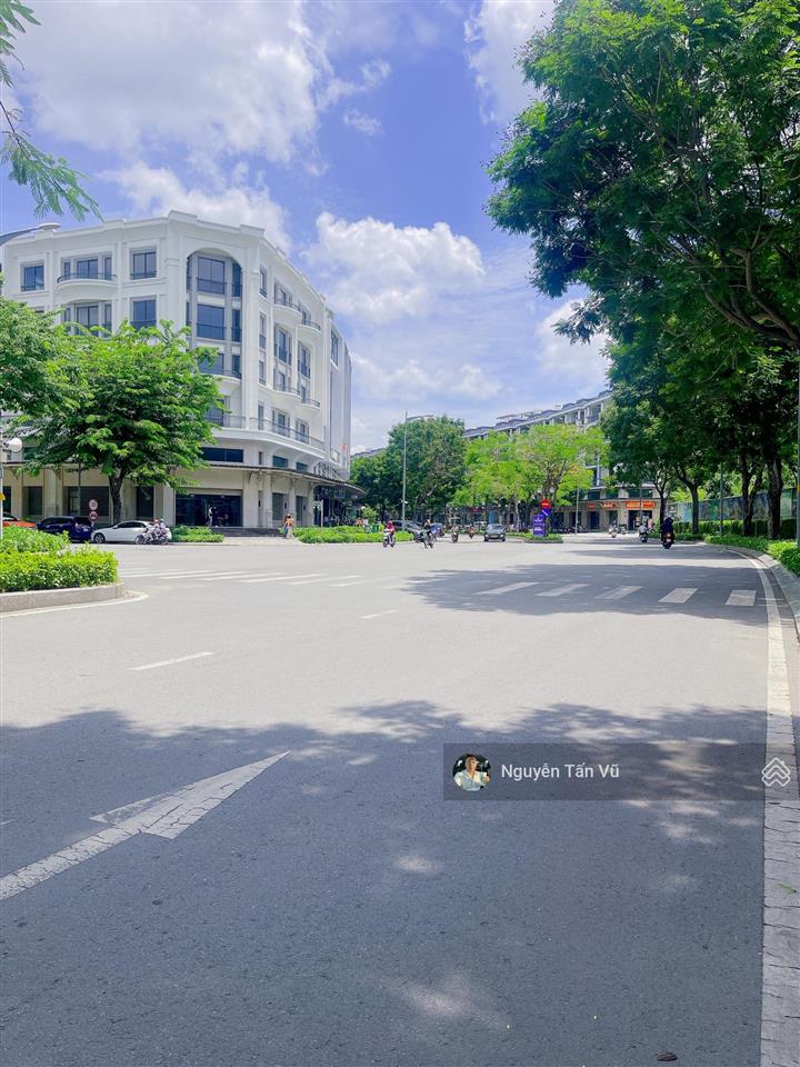 Cho thuê tòa nhà, căn góc 2 mặt tiền 1200m2 giá 150 triệu/tháng tại vạn phúc city