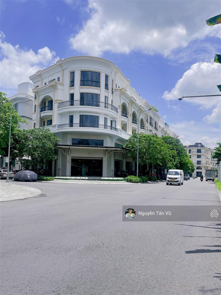 Cho thuê tòa nhà, căn góc 2 mặt tiền 1200m2 giá 150 triệu/tháng tại vạn phúc city