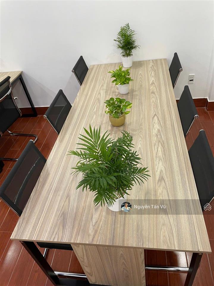 Cho thuê văn phòng 42m2 full nội thất bao gồm tất cả chi phí chỉ 8,5tr/tháng tại vạn phúc city