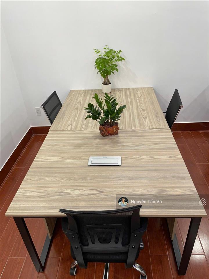 Cho thuê văn phòng 42m2 full nội thất bao gồm tất cả chi phí chỉ 8,5tr/tháng tại vạn phúc city
