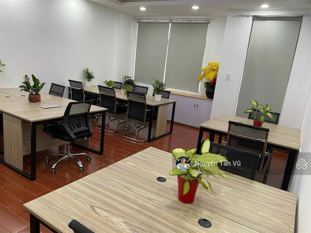 Cho thuê văn phòng 42m2 full nội thất bao gồm tất cả chi phí chỉ 8,5tr/tháng tại vạn phúc city