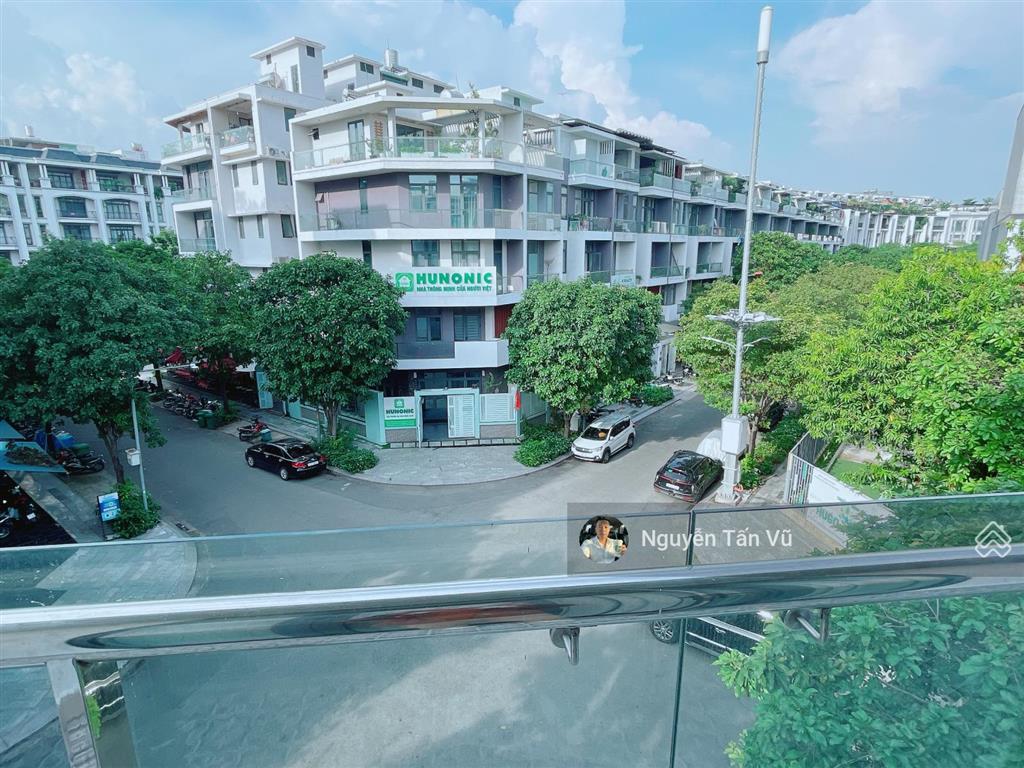 Cho thuê văn phòng 70m2 có ban công giá chỉ 9tr9 tại vạn phúc city