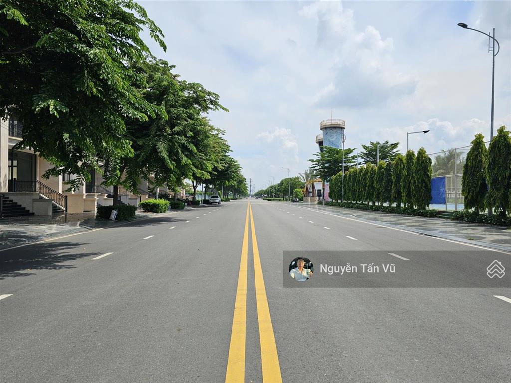 Cho thuê văn phòng 70m2 có ban công giá chỉ 9tr9 tại vạn phúc city