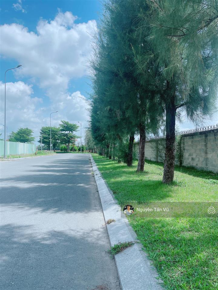 Cho thuê văn phòng 70m2 có ban công giá chỉ 9tr9 tại vạn phúc city
