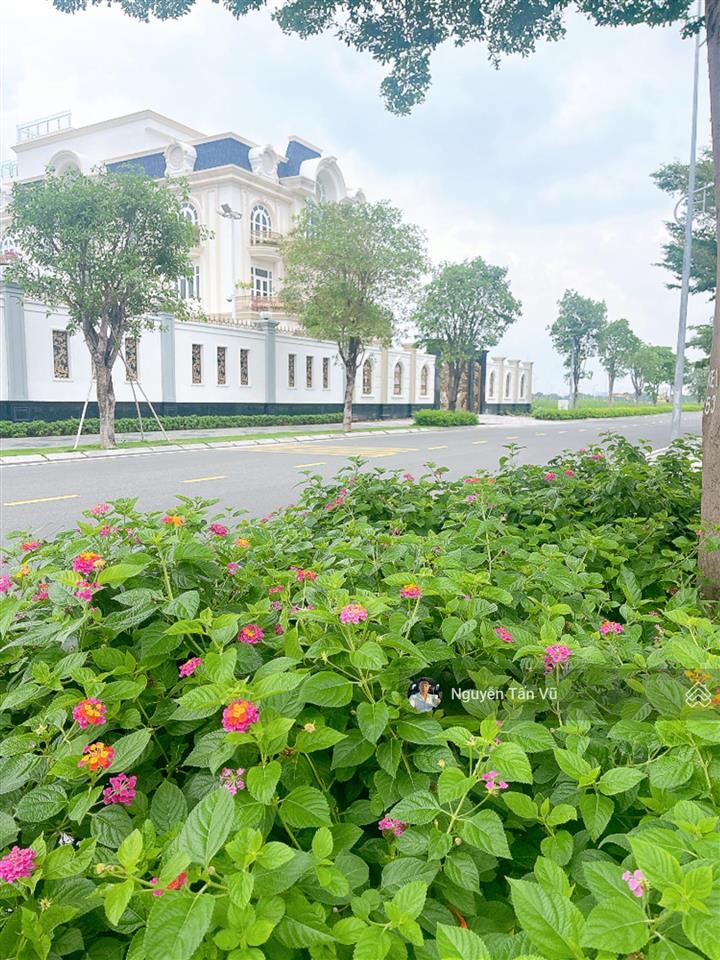 Cho thuê văn phòng 70m2 có ban công giá chỉ 9tr9 tại vạn phúc city