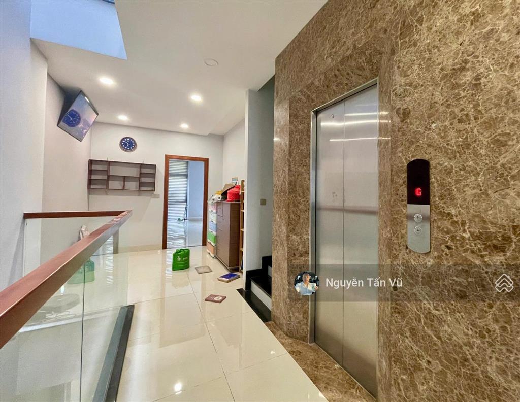 Cho thuê văn phòng 70m2 có ban công giá chỉ 9tr9 tại vạn phúc city