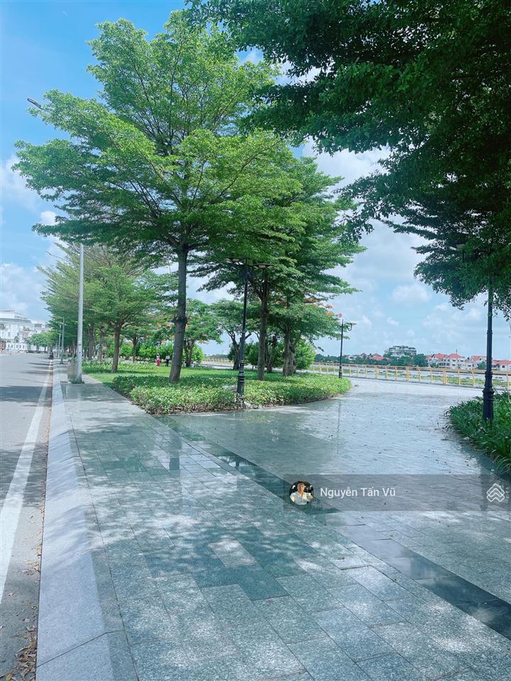 Cho thuê văn phòng 70m2 có ban công giá chỉ 9tr9 tại vạn phúc city