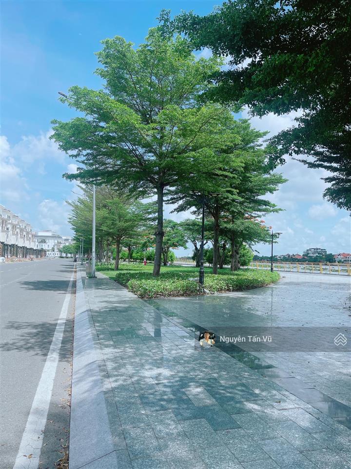 Cho thuê văn phòng 70m2 có ban công giá chỉ 9tr9 tại vạn phúc city