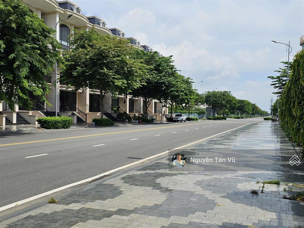 Cho thuê văn phòng 70m2 có ban công giá chỉ 9tr9 tại vạn phúc city