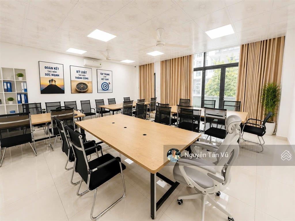 Cho thuê văn phòng 80m2 setup full nội thất 20  30nv giá chỉ 13 triệu tại vạn phúc city
