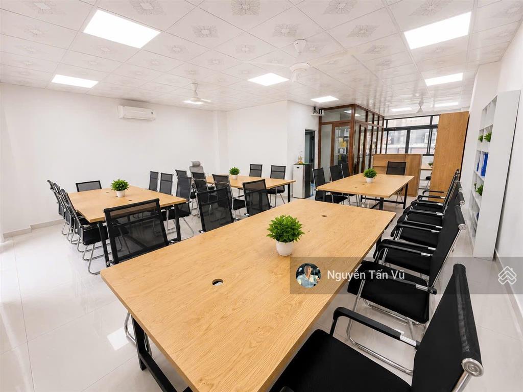 Cho thuê văn phòng 80m2 setup full nội thất 20  30nv giá chỉ 13 triệu tại vạn phúc city