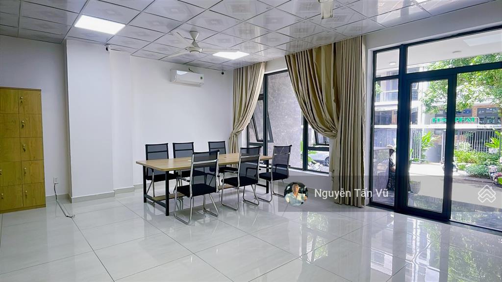 Văn phòng tầng trệt 80m2 full nội thất giá chỉ 14 triệu/tháng tại vạn phúc city