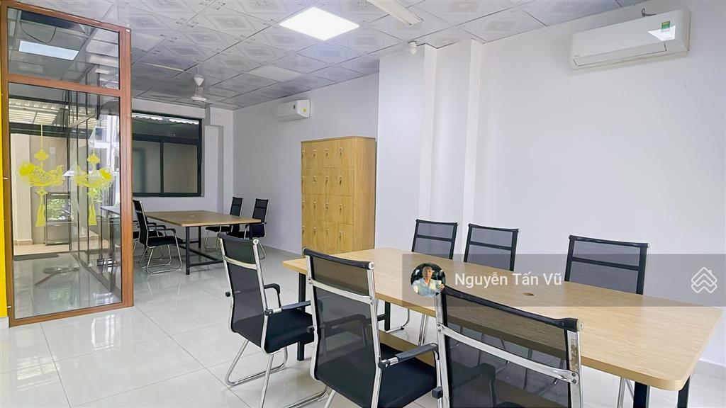 Văn phòng tầng trệt 80m2 full nội thất giá chỉ 14 triệu/tháng tại vạn phúc city