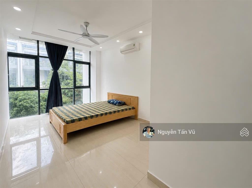 Văn phòng cho thuê 80m2 ngăn sẵn 2 phòng làm việc + phòng khách giá chỉ 13 triệu/tháng tại vạn phúc