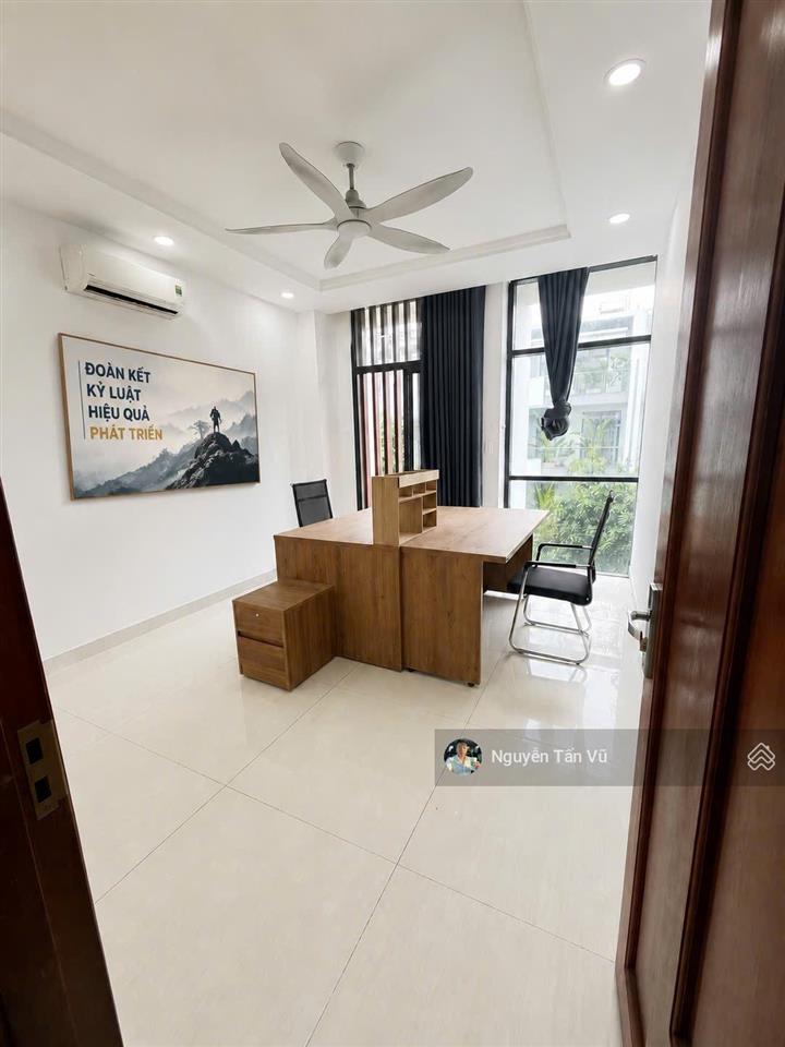 Văn phòng cho thuê 80m2 ngăn sẵn 2 phòng làm việc + phòng khách giá chỉ 13 triệu/tháng tại vạn phúc