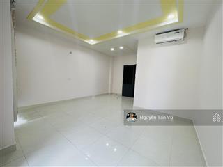 Cho thuê văn phòng 40m2 có ban công giá chỉ 7 triệu/tháng tại vạn phúc city