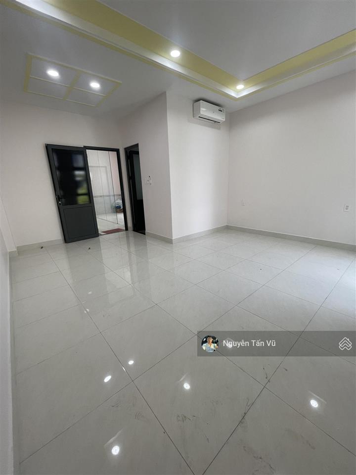 Cho thuê văn phòng 40m2 có ban công giá chỉ 7 triệu/tháng tại vạn phúc city