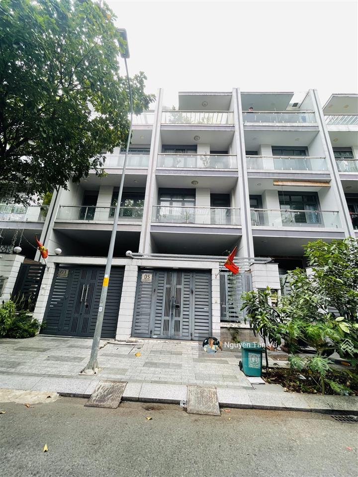 Nguyên căn giá tốt 5x22m hầm 4 lầu 110m2 giá 35 triệu tại vạn phúc city