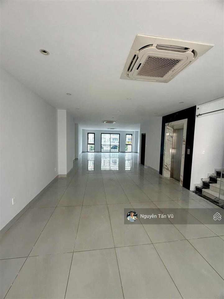 Siêu phẩm shophouse đinh thị thi, full hoàn thiện cao cấp tại vạn phúc city chỉ 100 triệu/tháng