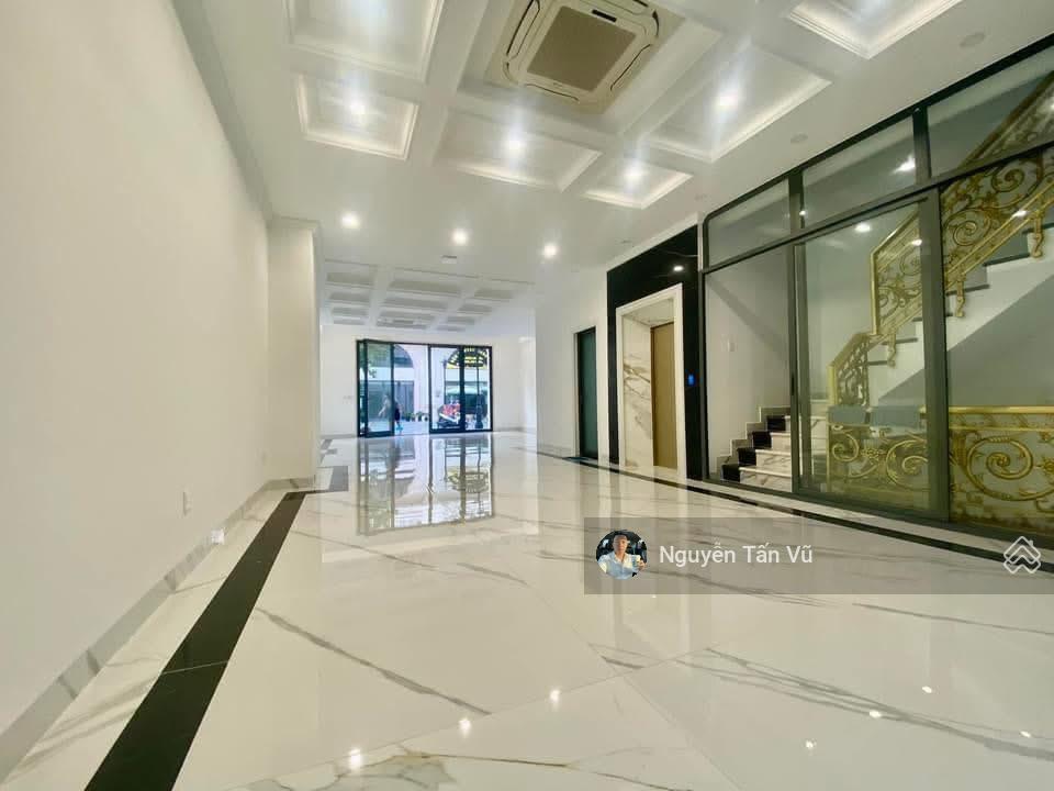 Cho thuê trệt shophouse 7x20m giá tốt tại vạn phúc city
