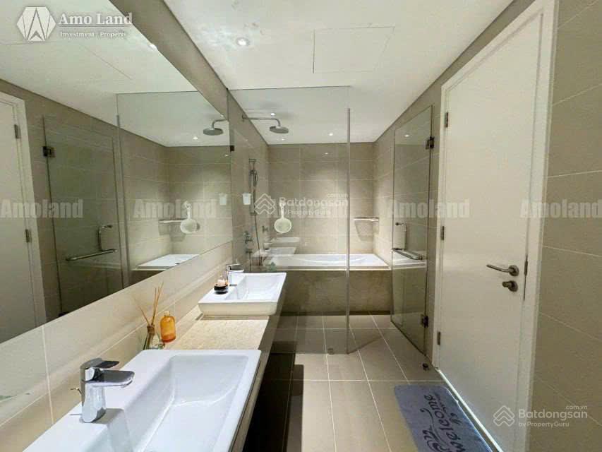 Hot deal cho thuê căn 3pn giá tốt 39tr, view tầng cao thoáng mát, nhà rộng rãi, trống sẵn vào liền