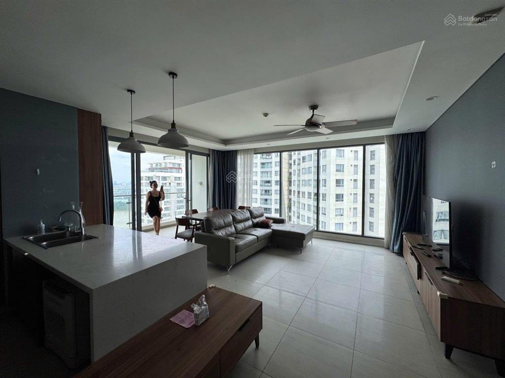 Cho thuê căn hộ 3pn+1 giá tốt 38tr, nhà rộng view sông thoáng mát, trống sẵn có thể vào liền