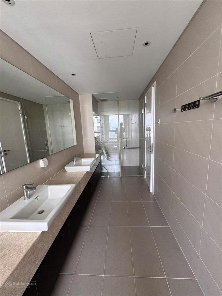 Cho thuê căn hộ 3pn+1 giá tốt 38tr, nhà rộng view sông thoáng mát, trống sẵn có thể vào liền