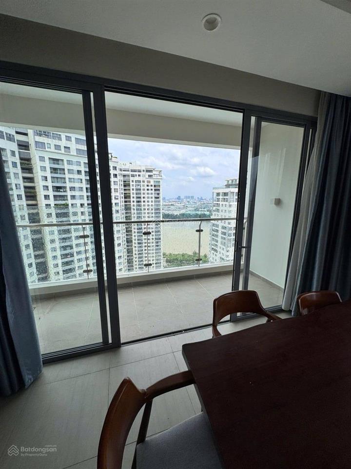 Cho thuê căn hộ 3pn+1 giá tốt 38tr, nhà rộng view sông thoáng mát, trống sẵn có thể vào liền