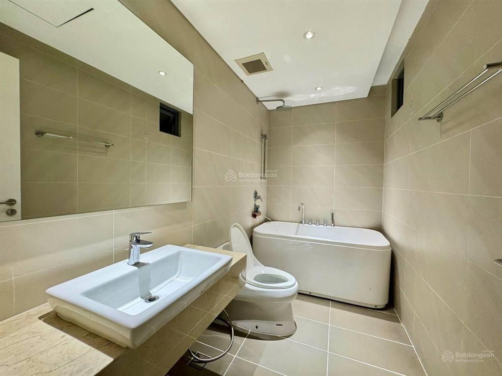 Hot hot cho thuê căn hộ 3pn giá 51tr, view tầng cao, gần trống thiện chí cho thuê nhanh