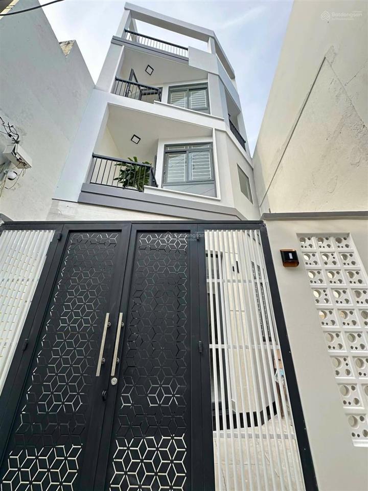 Bán nhà . nguyễn thế truyện .lô góc 4 tầng
