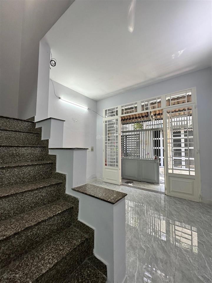 Bán nhà tân hương 80m 2 tầng xe hơi đỗ cửa