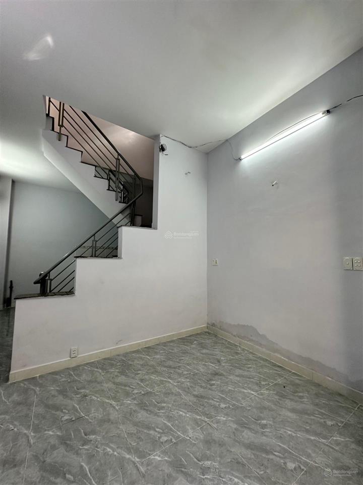 Bán nhà tân hương 80m 2 tầng xe hơi đỗ cửa