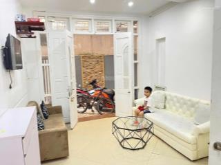 Cho thuê nhà riêng 5 tầng  thái hà (đống đa) 35m  5t  ở gia đình