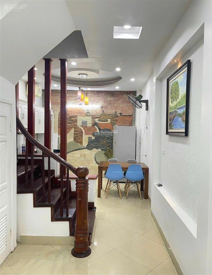 Cho thuê nhà riêng 5 tầng  thái hà (đống đa) 35m  5t  ở gia đình