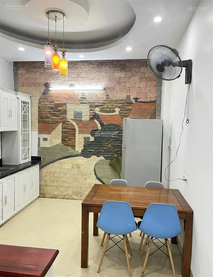 Cho thuê nhà riêng 5 tầng  thái hà (đống đa) 35m  5t  ở gia đình