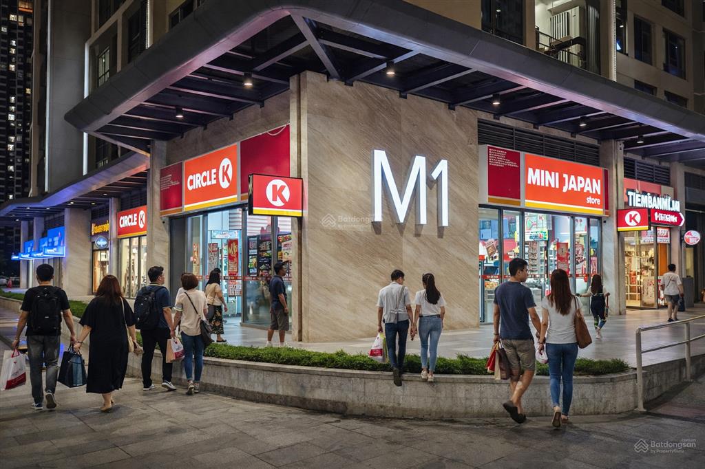 Hàng hiếm  căn shop góc ngay mặt sảnh sở hũu 2 mt với mức giá 200tr/m2  0968 838 ***