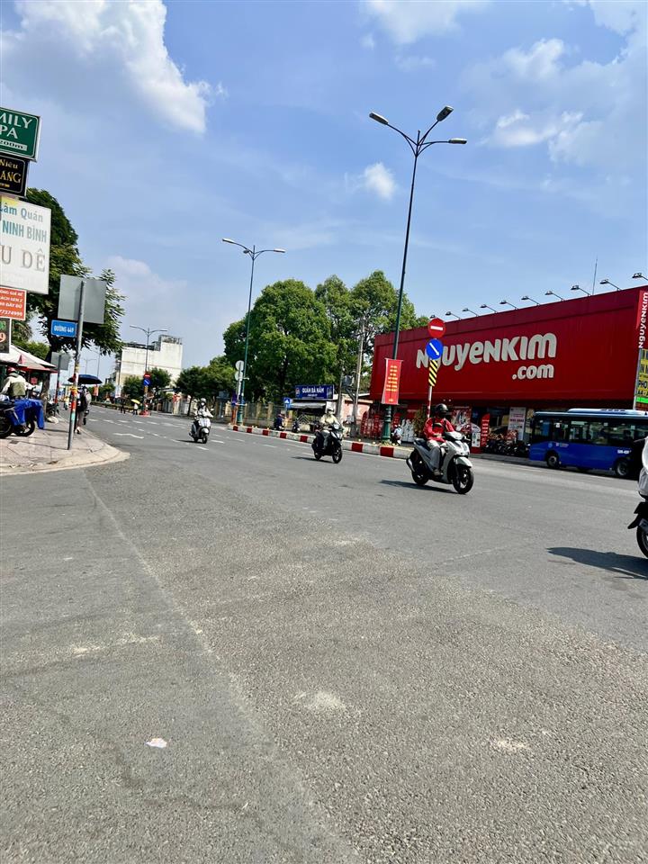Bán tòa chdv tăng nhơn phú 462m2, 60 phòng, thu nhập 200tr/tháng, giá 32.5 tỷ