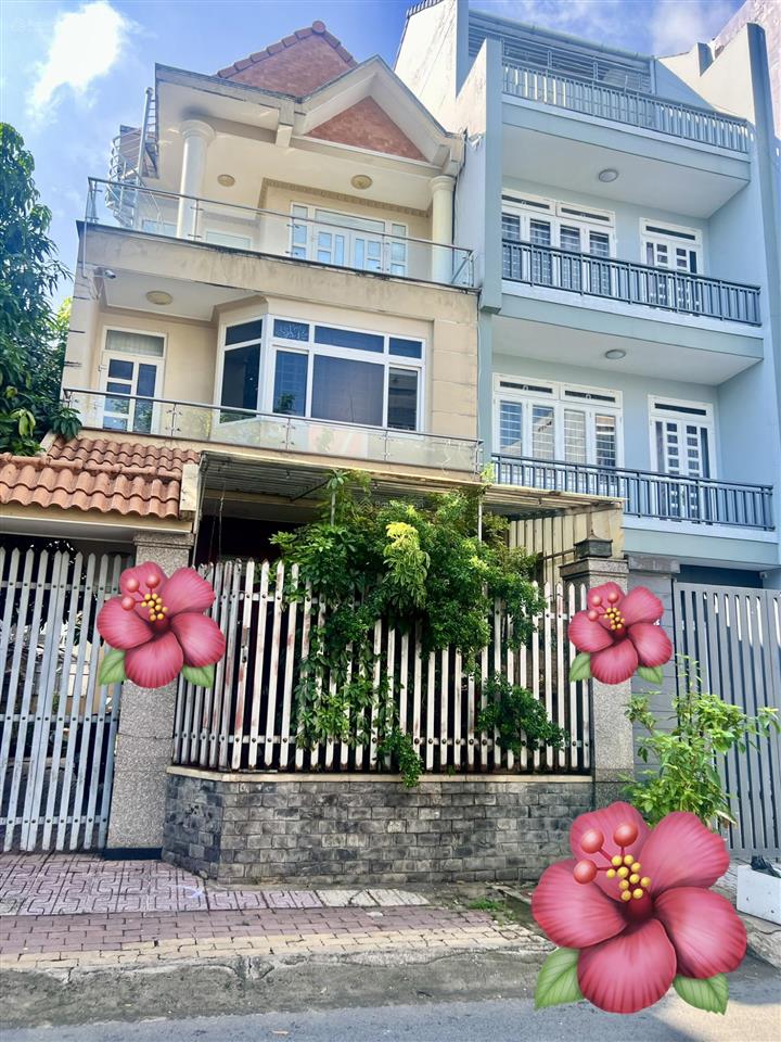 Bán gấp căn góc mặt tiền đường 185 phước long b, đất 132m² ngang 7.5m, giá chỉ 13,5 tỷ